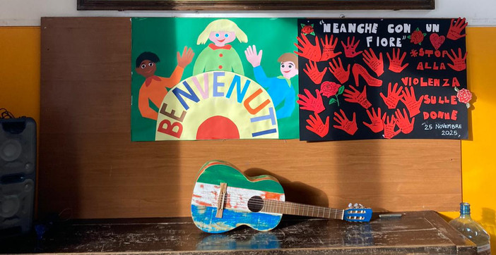 La chitarra del mare accolta nelle scuole di Laveno e dintorni La chitarra del mare accolta nelle scuole di Laveno e dintorni