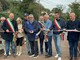 Il taglio del nastro del nuovo tratto di pista ciclopedonale a Mercallo sul lago di Comabbio