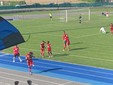 Tutti su Monteiro Barbosa dopo il 2-1 (qui e nella foto successiva) Tutti su Monteiro Barbosa dopo il 2-1 (qui e nella foto successiva)