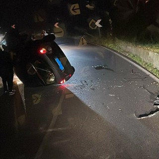 L'auro ribaltata a Malnate L'auro ribaltata a Malnate