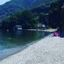 Una spiaggia di Maccagno Una spiaggia di Maccagno