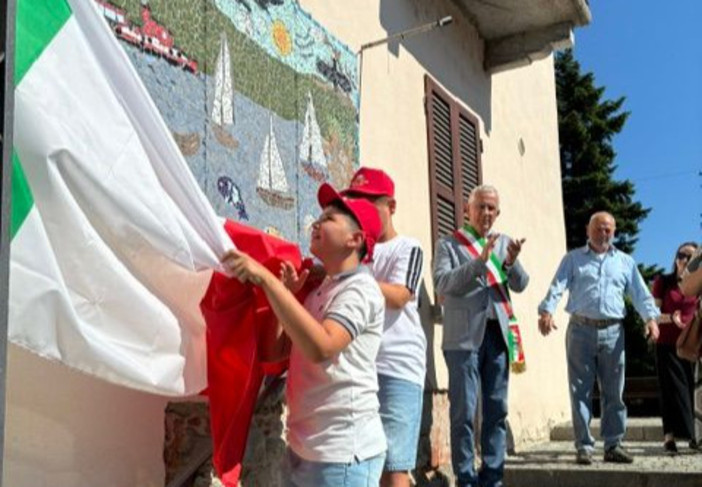 L'inaugurazione del mosaico a Monvalle