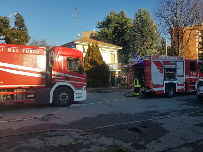 I Vigili del fuoco in via Rodari