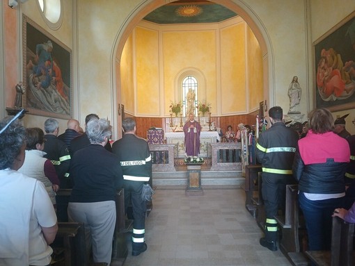 Un momento della messa di suffragio celebrata oggi a Stresa a cinque anni dalla strage della funivia del Mottarone Un momento della messa di suffragio celebrata oggi a Stresa a cinque anni dalla strage della funivia del Mottarone