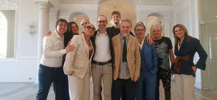 "I Caught a Fleeting Glimpse", il nuovo film di Emanuele Mattana girato in provincia di Varese e che parla dei disagi del nostro tempo "I Caught a Fleeting Glimpse", il nuovo film di Emanuele Mattana girato in provincia di Varese e che parla dei disagi del nostro tempo
