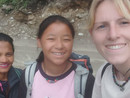 Susanna con due infermiere nepalesi Susanna con due infermiere nepalesi