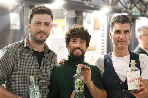 Dalla Valceresio al Vinitaly: l'eccellenza varesina dei liquori nello stand di Officine Liquide Dalla Valceresio al Vinitaly: l'eccellenza varesina dei liquori nello stand di Officine Liquide