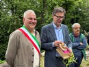 Il ministro Giorgetti a Orino con il sindaco Raos e il suo predecessore Moia Il ministro Giorgetti a Orino con il sindaco Raos e il suo predecessore Moia
