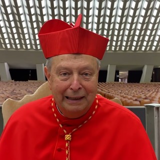 Il vescovo di Como cardinale Oscar Cantoni