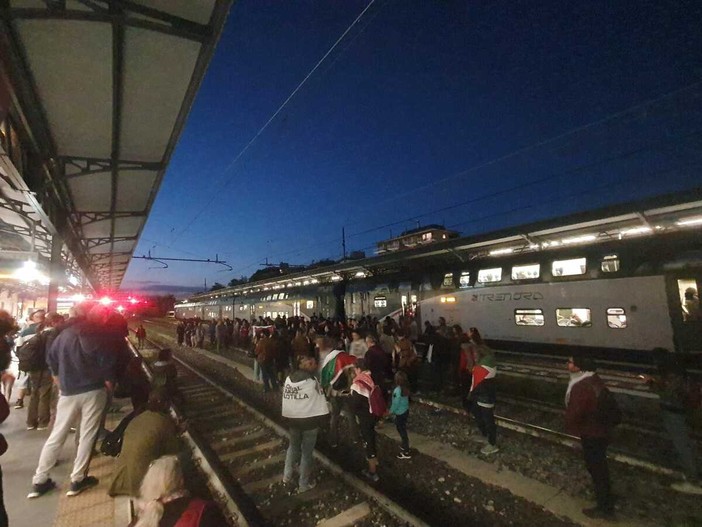 L'occupazione dei binari a Busto L'occupazione dei binari a Busto