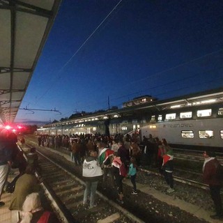 L'occupazione dei binari a Busto