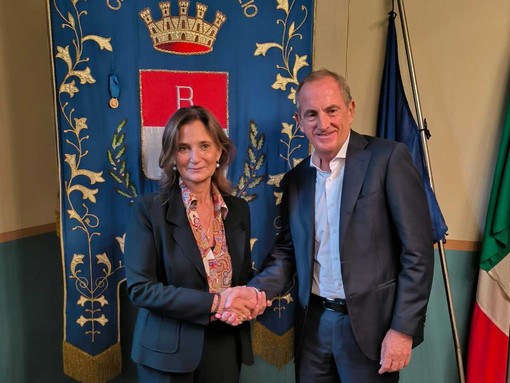 Il rettore dell'Università dell'Insubria Maria Pierro e il sindaco di Busto Arsizio Emanuele Antonelli Il rettore dell'Università dell'Insubria Maria Pierro e il sindaco di Busto Arsizio Emanuele Antonelli