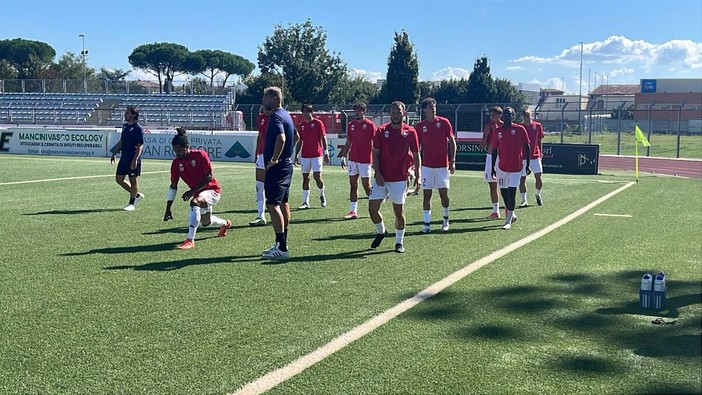 Riscaldamento prima di Pontedera-Varese Riscaldamento prima di Pontedera-Varese