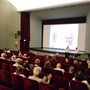 Il Papa dell’ascolto e della missione: al Lux, ritratto di Robert Francis Prevost da Chicago, anzi, da Chiclayo, Perù Il Papa dell’ascolto e della missione: al Lux, ritratto di Robert Francis Prevost da Chicago, anzi, da Chiclayo, Perù