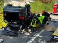 Le immagini dell'auto ribaltata sulla Sp69 a Porto Valtravaglia