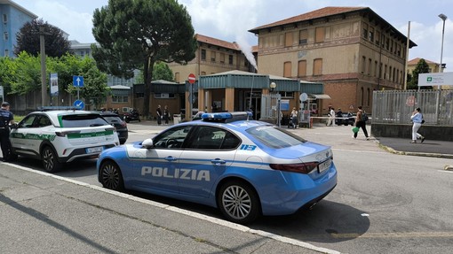 Un uomo aggredisce due agenti della Polizia locale di Busto, bloccato con lo spray