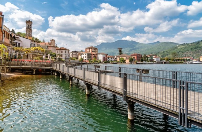 Porto Ceresio con la bella stagione accoglie sempre più presenze. A volte decoro e sicurezza ne fanno le spese