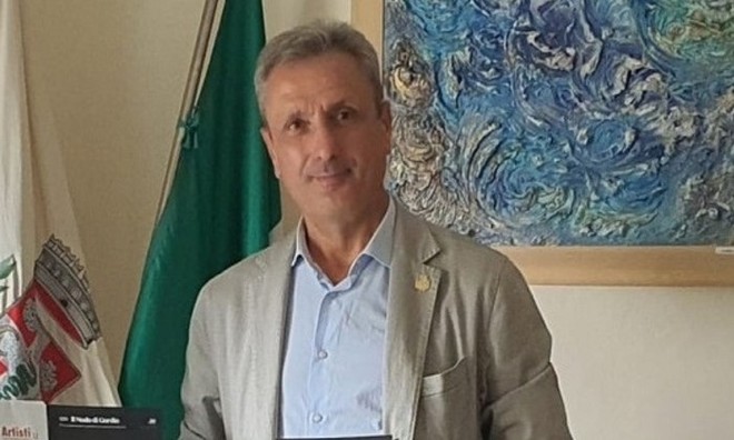 Pallamano, il sindaco di Cassano ai neo campioni d'Italia: «Vi aspetto presto in Comune per festeggiare insieme questo storico risultato» Pallamano, il sindaco di Cassano ai neo campioni d'Italia: «Vi aspetto presto in Comune per festeggiare insieme questo storico risultato»
