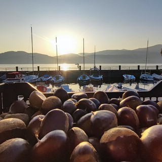 La magia della castagnata di Ranco sulle rive del Lago Maggiore