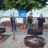 Una delle passate edizioni della castagnata della Pro Loco Ranco sulle rive del Lago Maggiore Una delle passate edizioni della castagnata della Pro Loco Ranco sulle rive del Lago Maggiore