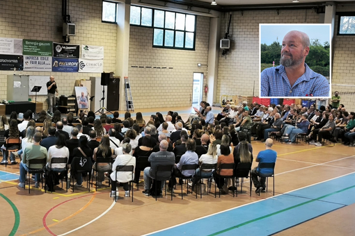 L'ultimo grande applauso a Roberto Luoni: a Castellanza il commosso "non funerale" del coach L'ultimo grande applauso a Roberto Luoni: a Castellanza il commosso "non funerale" del coach