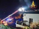 L'incendio della mansarda della villa sul lungolago di Ranco L'incendio della mansarda della villa sul lungolago di Ranco