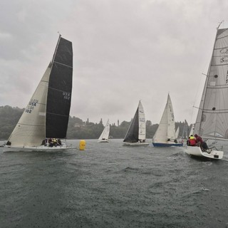 A Ispra fa rotta la Regata dei Mazzarditi