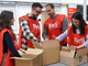 Solidarietà a km zero: 200 kit con beni di prima necessità confezionati dai dipendenti per le famiglie in difficoltà di Busto