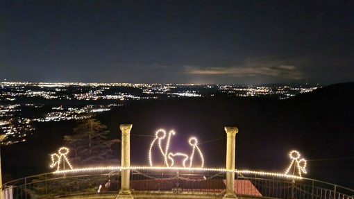 Lo spettacolo unico delle lucine di Natale al Sacro Monte di Varese