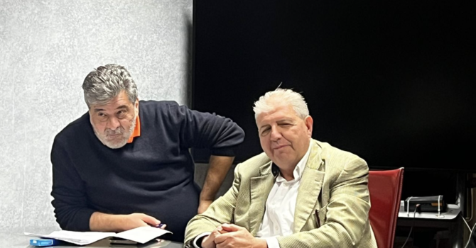 L'assessore allo Sport del Comune di Varese Stefano Malerba insieme a Giuseppe Marzotto, rappresentante della Varese Turf &amp; Sport srl