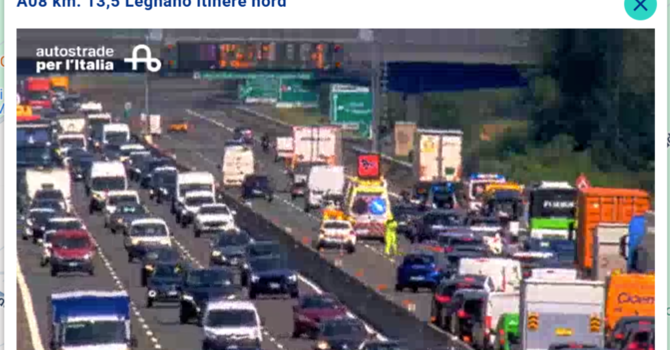 Le immagini dell'incidente tratte dalla webcam di Autostrade per l'Italia