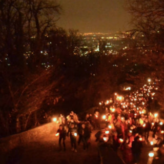 Giorni di festa al Sacro Monte. Domenica la fiaccolata di fine anno