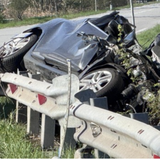Tragico schianto in superstrada: muore una donna di 59 anni