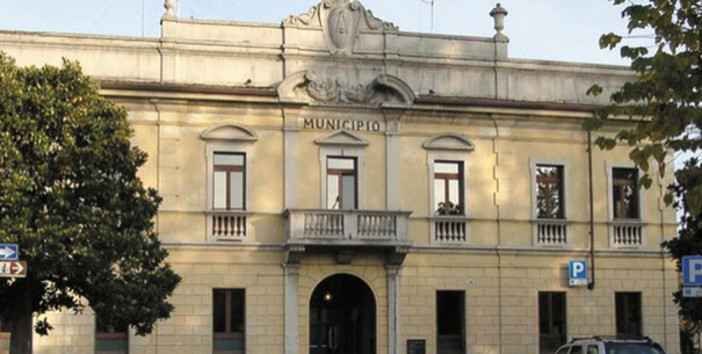 Il Comune di Sesto Calende cede la proprietà della rete del gas: «Scelta responsabile nell'interesse della città»