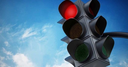 Castellanza, un anno di controlli e prevenzione: 100 incidenti, 2.361 multe col rosso e 71 indagini nel bilancio 2025 della Polizia Locale