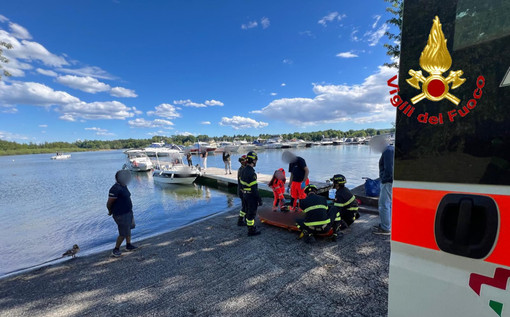 Le operazione di soccorso del 68enne che si è infortunato nel cantiere nautico di Sesto Calende