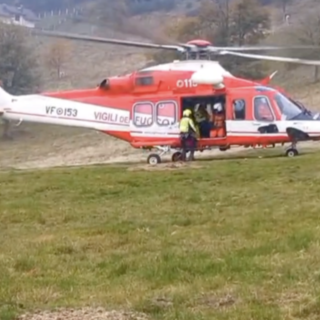 Cercatore di funghi si perde nei boschi di Quarna Sotto: recuperato dal Drago di Malpensa