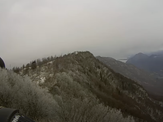 L?osservatorio attorniato da una spolveratina bianca