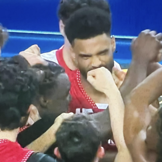 I biancorossi festeggiano al PalaCarnera