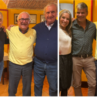 A sinistra Chicco Prati tra Vito de Lorentiis, Ernestino Ramella e Mario Grotto, amici di tante avventure in biancorosso, e a destra con i figli