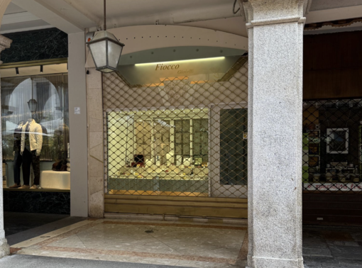 La vetrina di Fiocco Gioielli La vetrina di Fiocco Gioielli