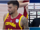 Il Poz in diretta Rai commosso e quasi in lacrime, a destra, dopo la vittoria sulla Spagna mentre pensa a Polonara «in ospedale a Valencia» dopo il secondo ciclo di chemioterapia Il Poz in diretta Rai commosso e quasi in lacrime, a destra, dopo la vittoria sulla Spagna mentre pensa a Polonara «in ospedale a Valencia» dopo il secondo ciclo di chemioterapia