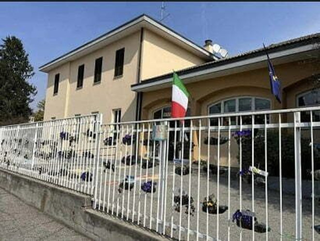 La scuola primaria Toti di Lisanza a Sesto Calende La scuola primaria Toti di Lisanza a Sesto Calende