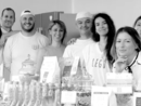 Monica Neri, la seconda da destra, e la sua squadra di Legù
