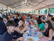 Stand gastronomico protagonisti nel fine settimana in provincia di Varese: nella foto le tavolate della manifestazione "Tri dì in cumpagnia" di Sesto Calende