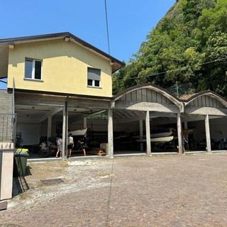 La scuola di Maestri d'Ascia a Laveno La scuola di Maestri d'Ascia a Laveno