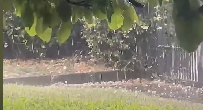 La grandinata su Cuasso al Monte (foto tratta da un video sulla pagina Facebook di Natural Meteo)