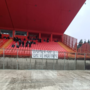 "Questo è ciò che meritate": la curva è rimasta fuori dalla tribuna del Franco Ossola semideserta per un tempo e mezzo e, quando è entrata, ha contestato la squadra "Questo è ciò che meritate": la curva è rimasta fuori dalla tribuna del Franco Ossola semideserta per un tempo e mezzo e, quando è entrata, ha contestato la squadra