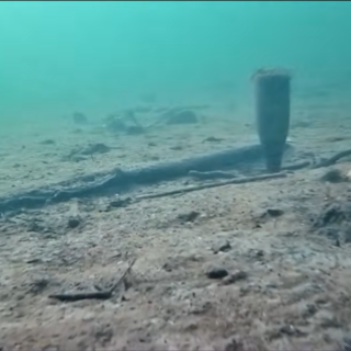 Alcune immagini dei fondali del lago di Varese tratte dai video girati dal drone subacqueo di Marco Gaspari