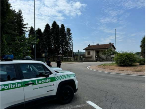 Guidava con la patente sospesa e ubriaco: automobilista denunciato dalla polizia locale di Bardello con Malgesso e Bregano